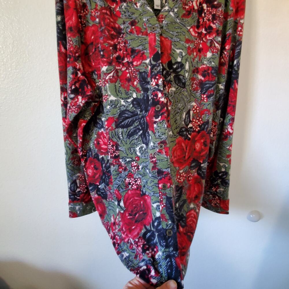 Denim & Co Womens XL Knit Button Top Red Green Floral Christmas Holiday Roses - Picture 5 of 12
